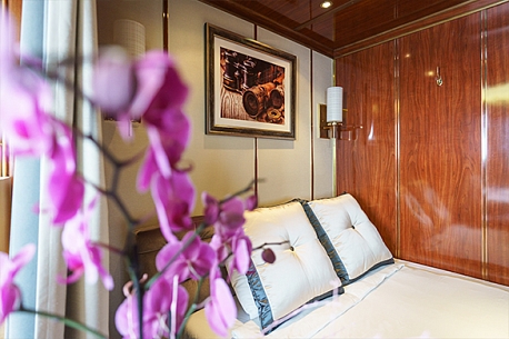  Трехместная