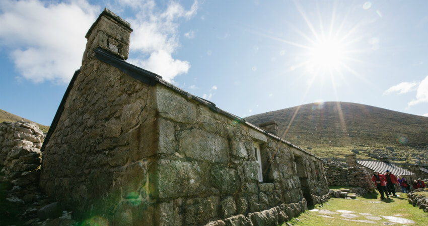 Остров Сент-Килда мы посещаем в круизе по Британским островам